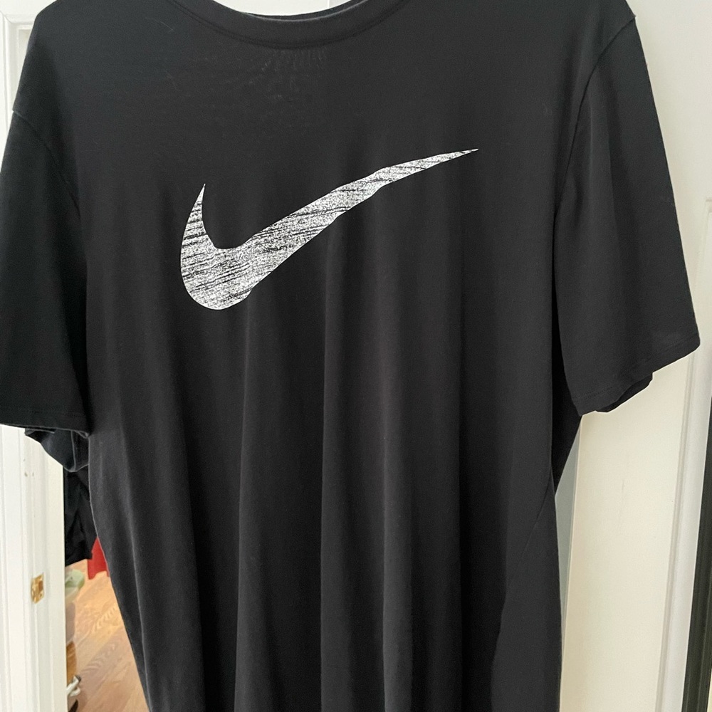 NWOT NIKE DRY FIT T SHIRT XXL